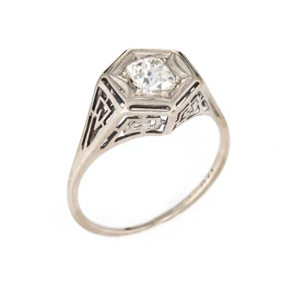 Vintage Art Deco Engagement Diamond Ring - Picture 3 of 8